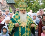 images/2013/12_arhiereev_iz_4_stran_soslugili_Patriarshemu_Ekzarhu_v_monastire5032177.jpg