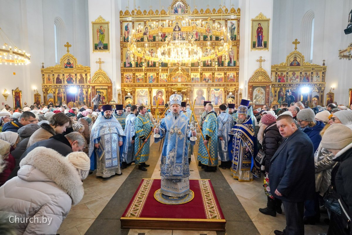 Прямая трансляция архиерейского богослужения из храма иконы Божией Матери «Всех скорбящих Радость» в праздник Сретения Господня