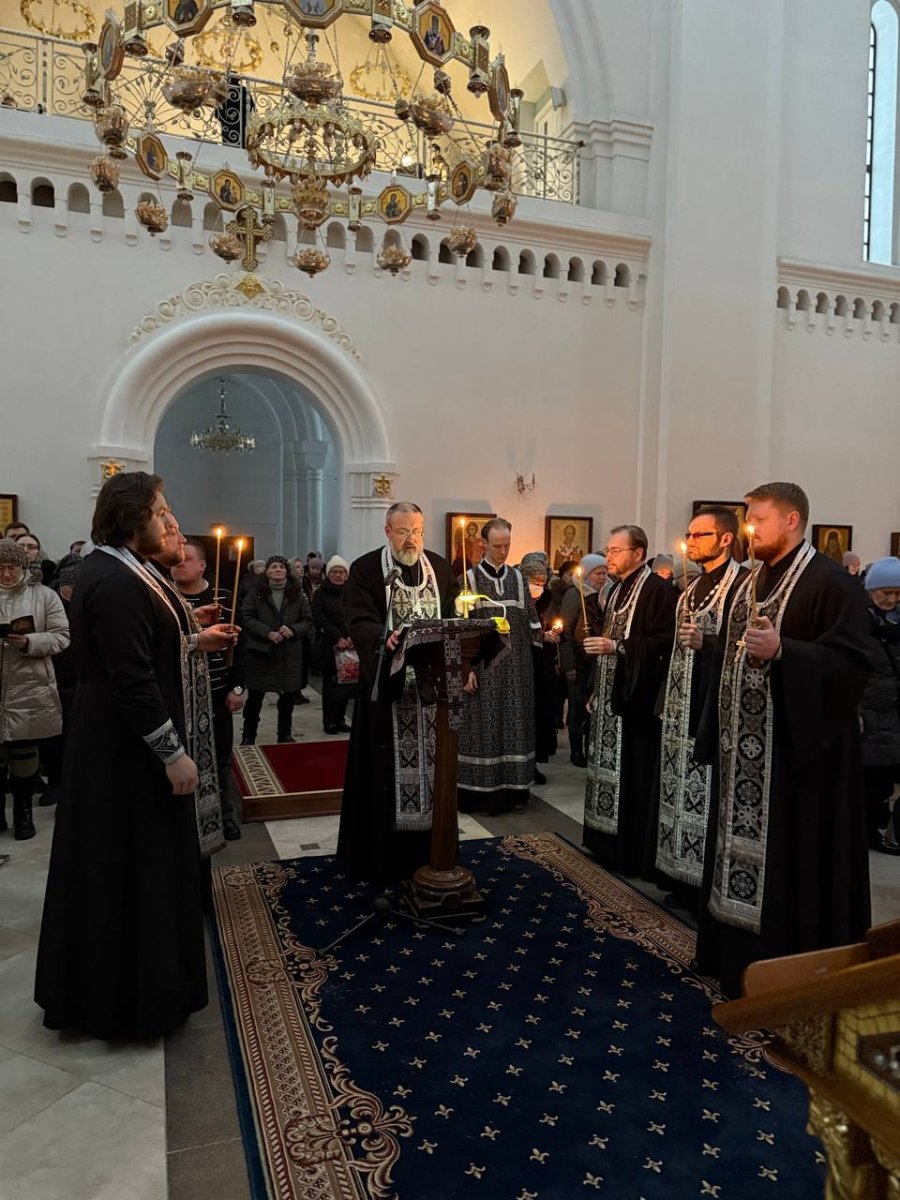 Великое повечерие с чтением Канона А. Критского в приходе иконы Божией Матери «Всех скорбящих Радость» (1ч.)